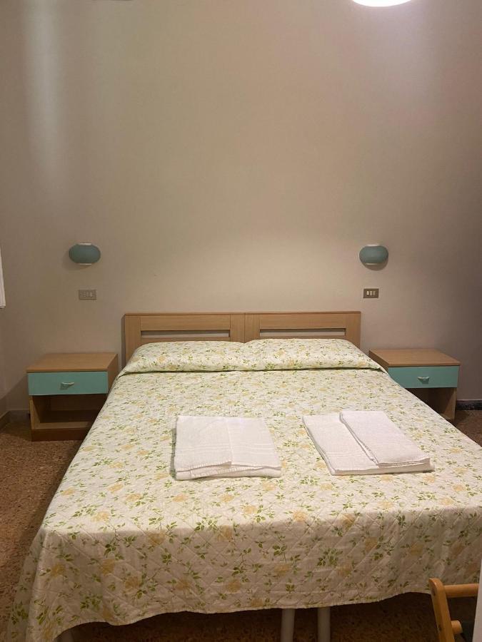 Hotel Sole Marina di Massa Ngoại thất bức ảnh