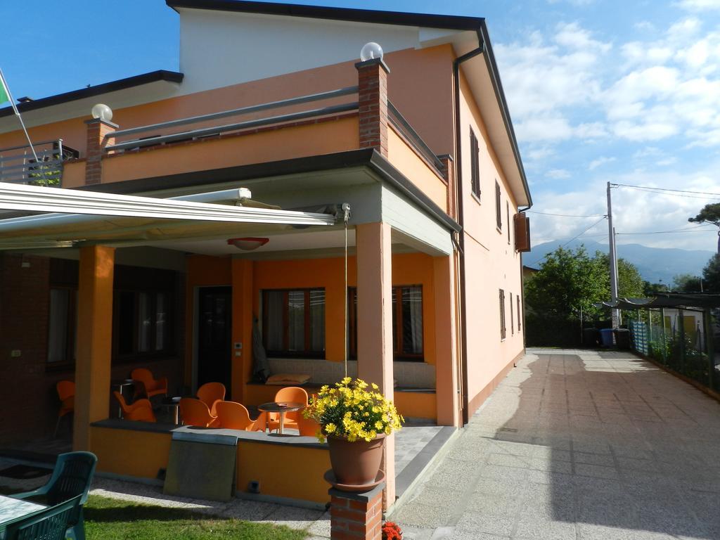 Hotel Sole Marina di Massa Ngoại thất bức ảnh